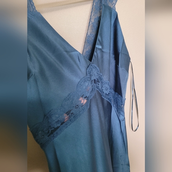 The Drop Valentina Satin Lace Slip Dress NWT M - Picture 3 of 5